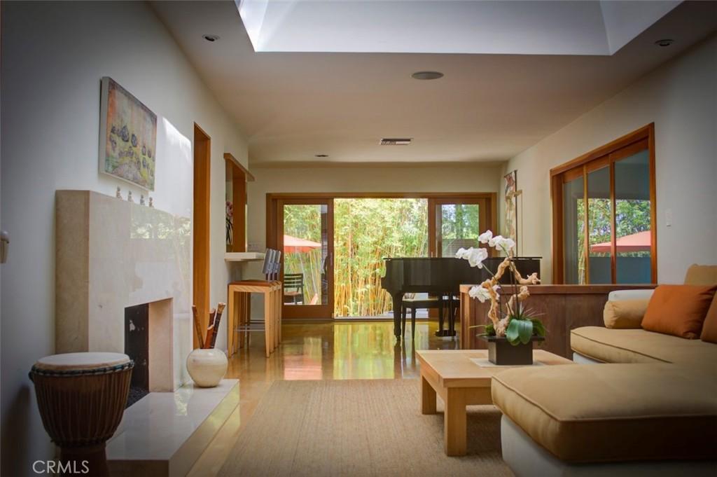 MLS #IV25270109 image #0