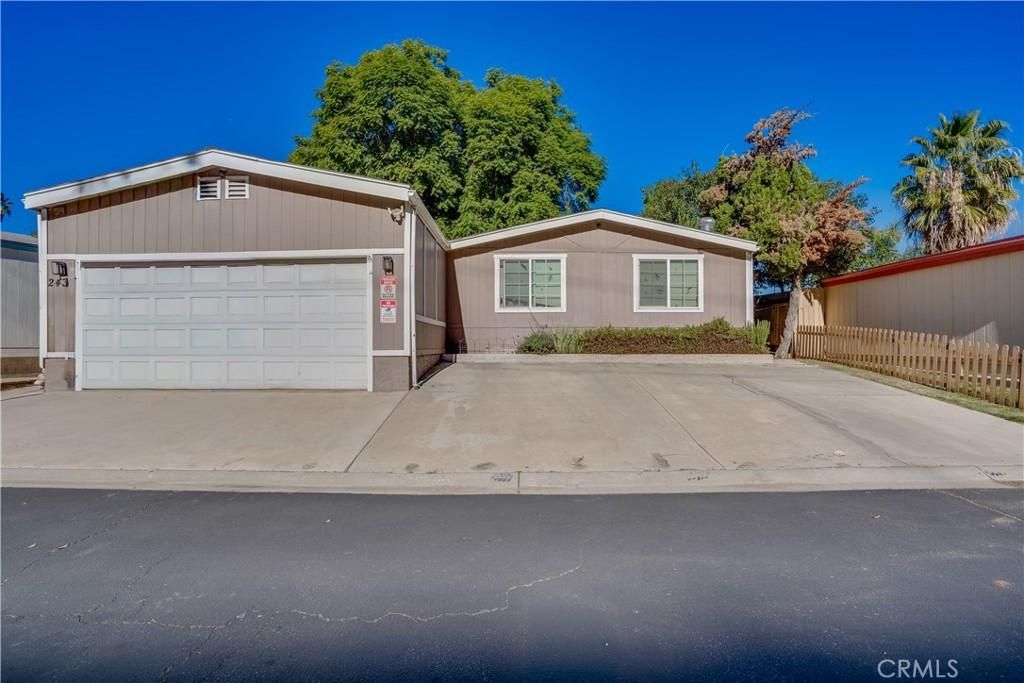 MLS #IV25272382 image #0