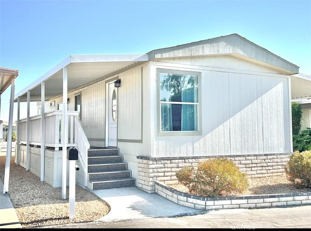 MLS #IV25273052 image #0