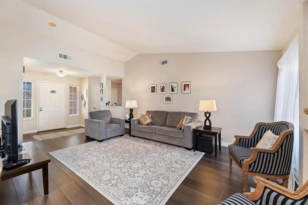 MLS #IV25273586 image #0