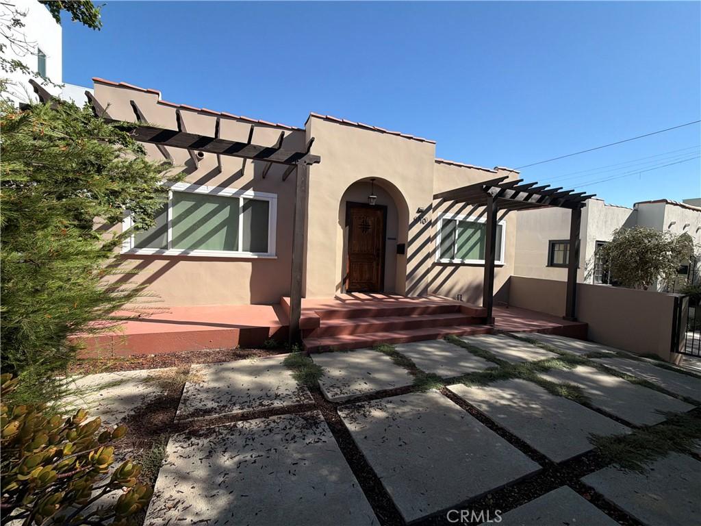 1110 Queen Anne PL Los Angeles CA 90019 | MLS #26849199 83 MLS #26849199 image #0