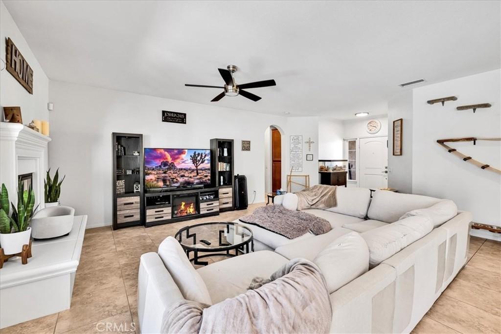 MLS #JT25225209 image #0