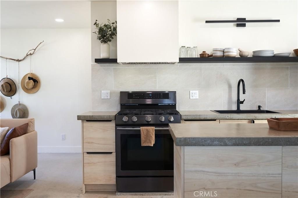 MLS #JT25263179 image #0