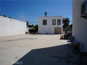 7500 S Western Ave Los Angeles CA 90047 | MLS #MB26198116 45 MLS #MB26198116 image #0