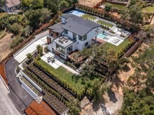 MLS #ML82011812 image #0