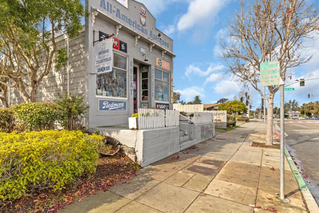 883 Lighthouse AV Monterey CA 93940 | MLS #ML82032652 71 MLS #ML82032652 image #0