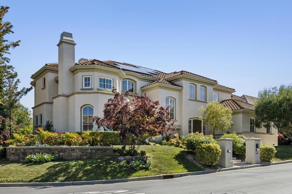 MLS #ML82043765 image #0