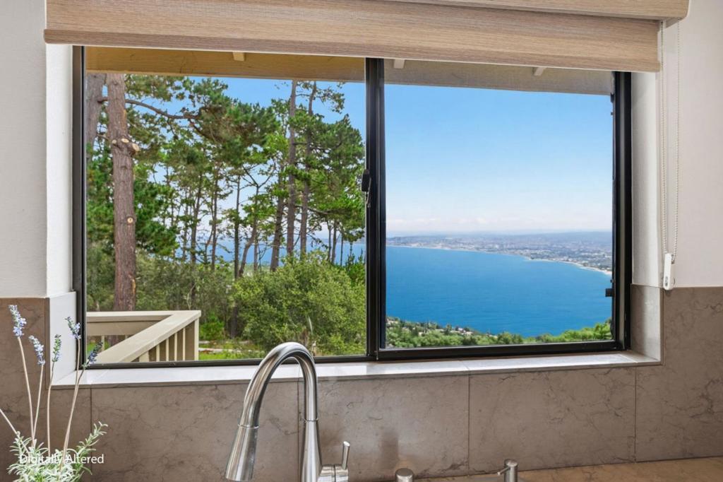 70 Forest Ridge RD #1 Monterey CA 93940 | MLS #ML82048569 41 MLS #ML82048569 image #0