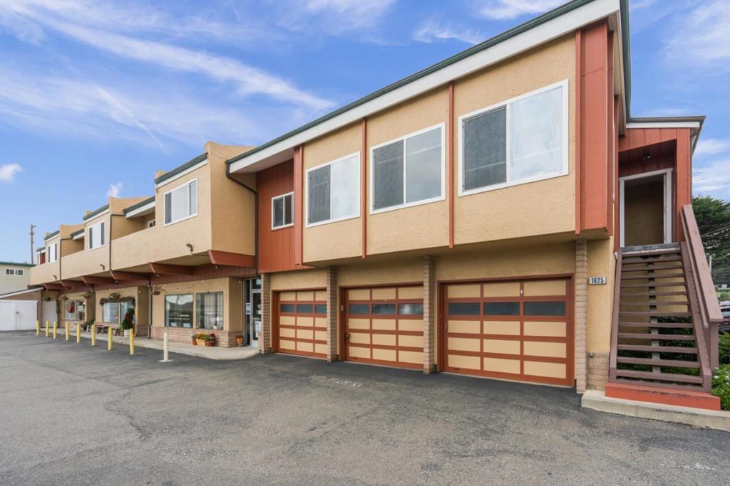 1625 Palmetto AV #4 Pacifica CA 94044 | MLS #ML82058836 37 MLS #ML82058836 image #0