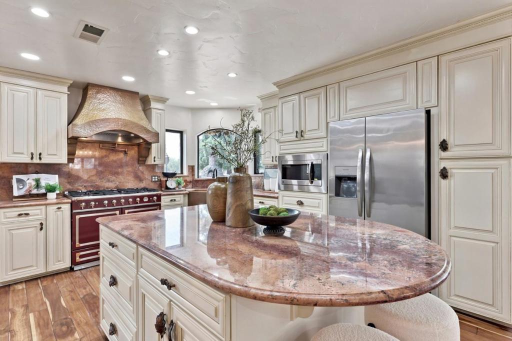MLS #ML82059946 image #0