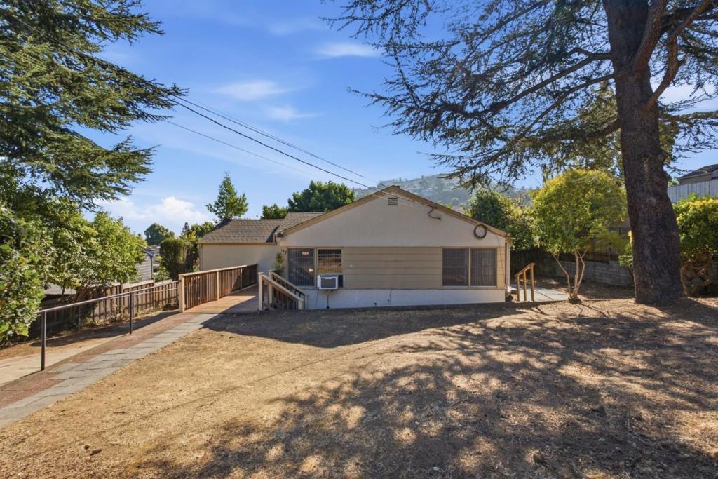 149 Beverly DR San Carlos CA 94070 | MLS #ML82063402 45 MLS #ML82063402 image #0