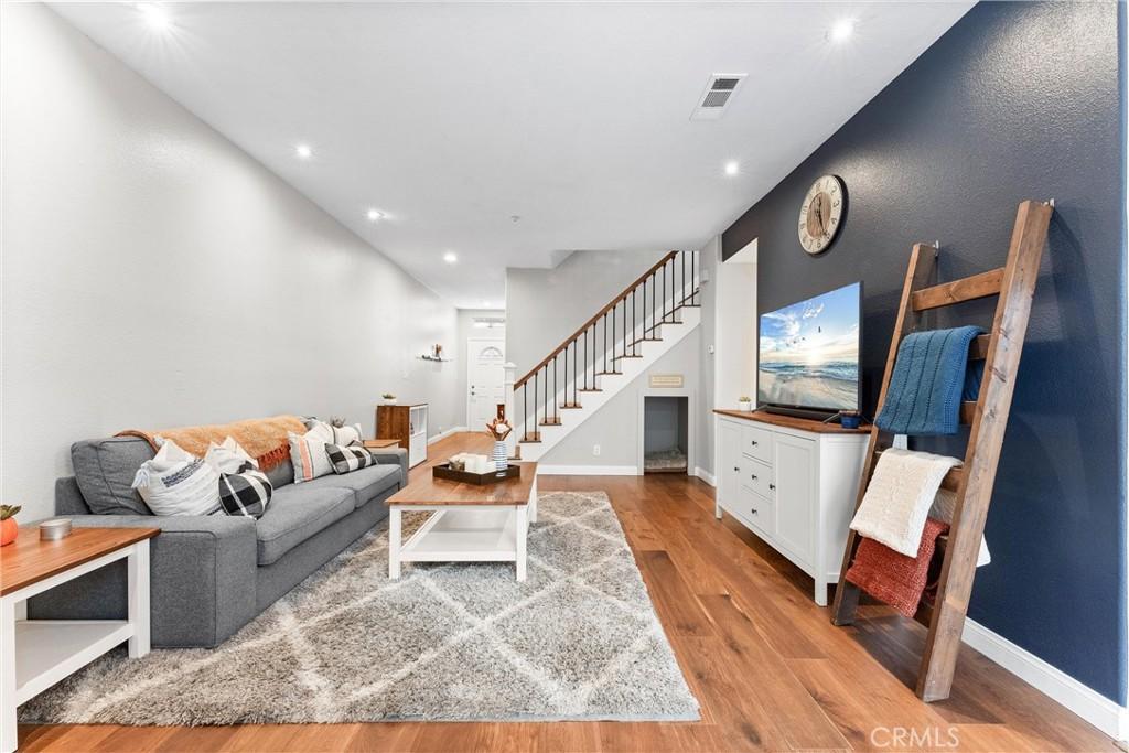 MLS #NP25266981 image #0