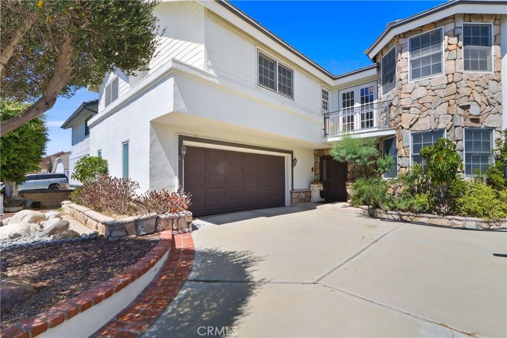 3561 Venture DR Huntington Beach CA 92649 | MLS #NP26193239 45 MLS #NP26193239 image #0