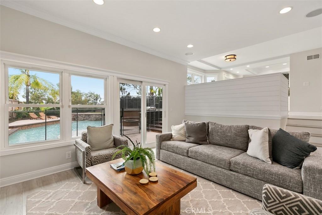 MLS #OC21264792 image #0