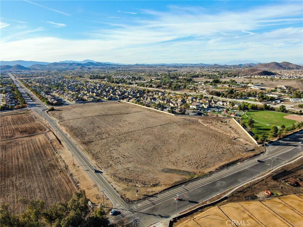 MLS #OC23017757 img 1