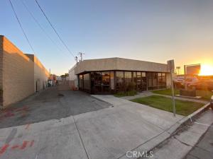 MLS #OC24173324 img 0
