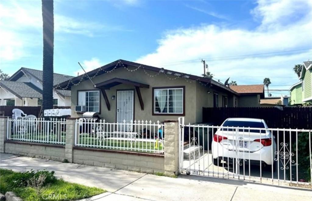 MLS #OC24184467 img 0