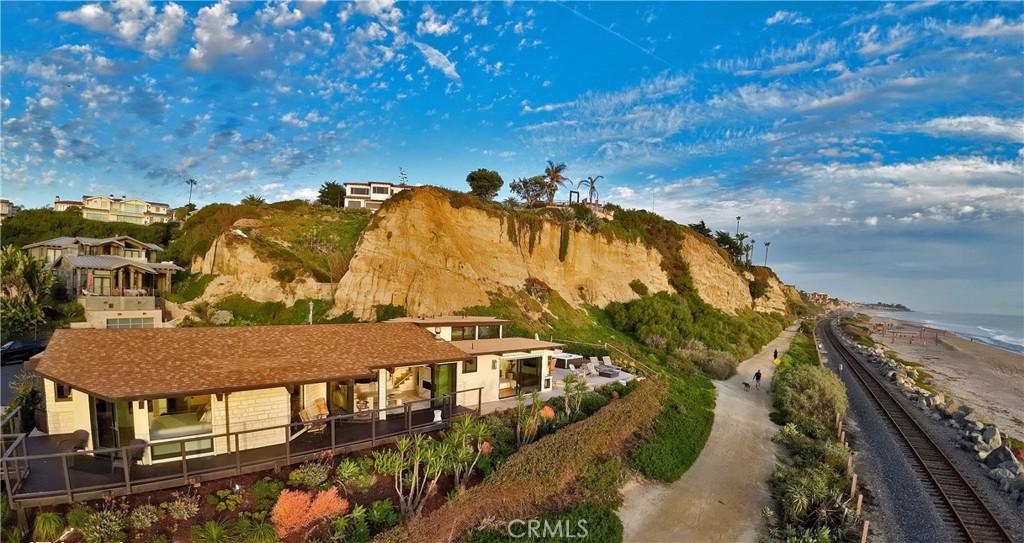 MLS #OC24223128 image #0