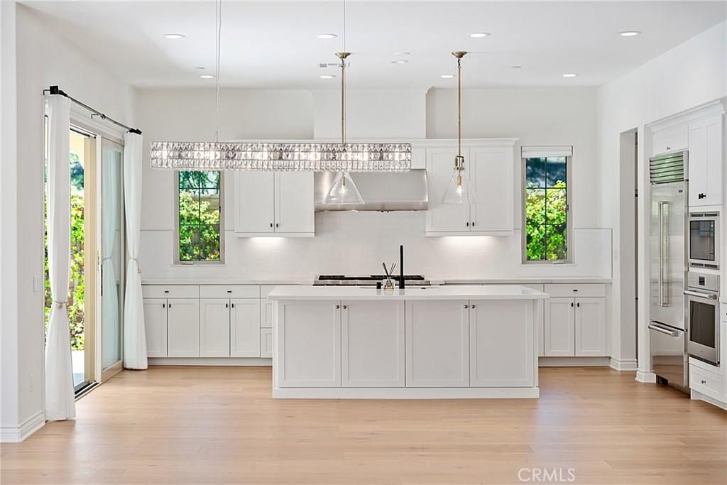 MLS #OC24229886 img 0