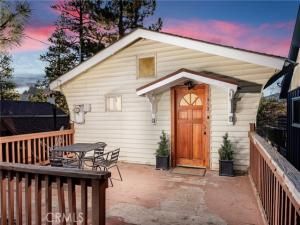 MLS #OC24245365 image #0