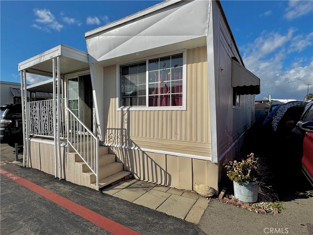 MLS #OC25035020 image #0