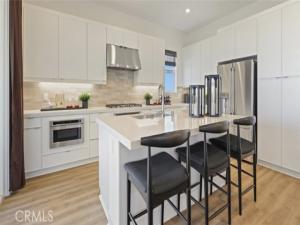 MLS #OC25037062 image #0