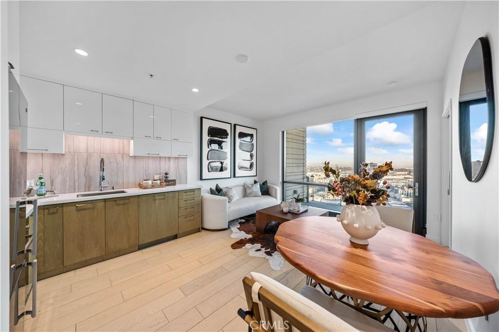 400 S Broadway #3109 Los Angeles CA 90013 | MLS #OC25055473 45 MLS #OC25055473 image #0