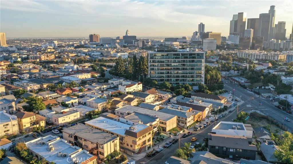 MLS #OC25066490 img 0