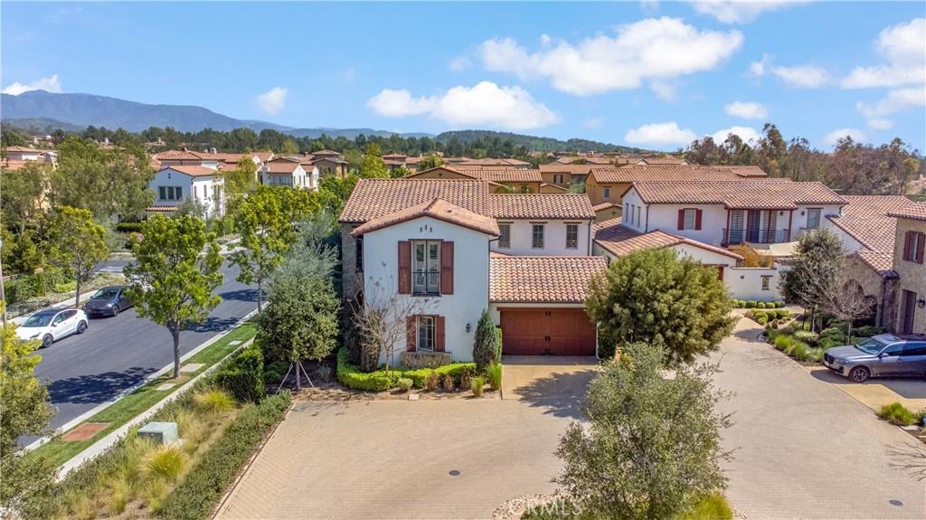 MLS #OC25067626 image #0