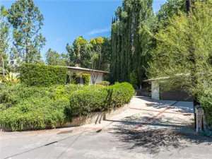 3297 Dunsmere Road Glendale