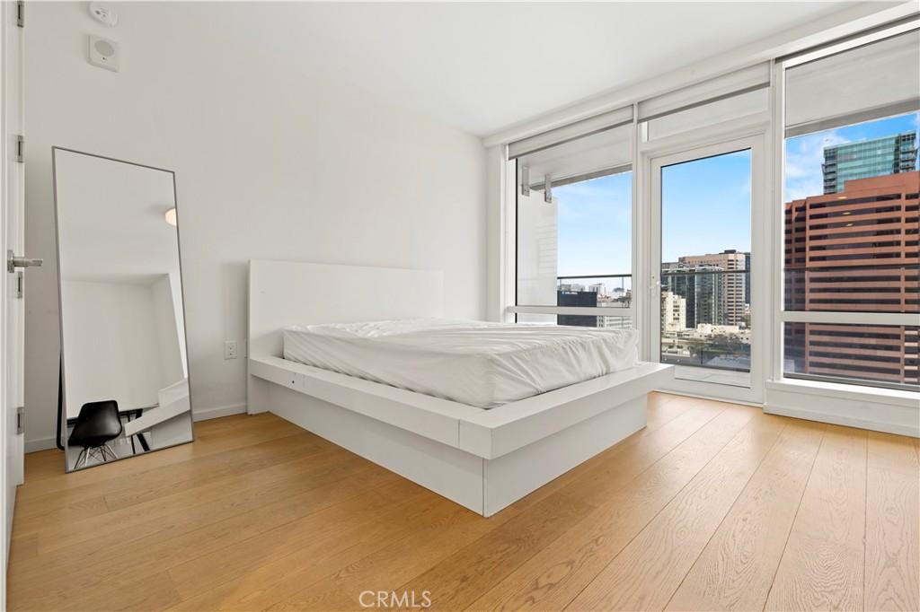 MLS #OC25093663 image #0