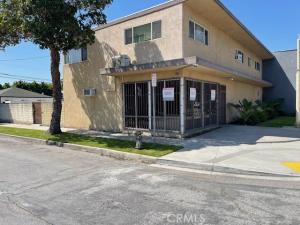 MLS #OC25095606 img 0