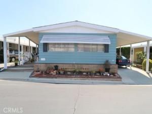 MLS #OC25100930 image #0