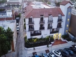 MLS #OC25101101 image #0