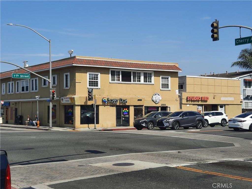 MLS #OC25101601 img 0