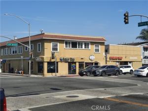 MLS #OC25101601 image #0