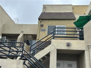 MLS #OC25108017 image #0