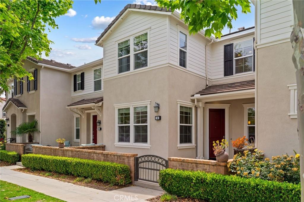 MLS #OC25115092 image #0