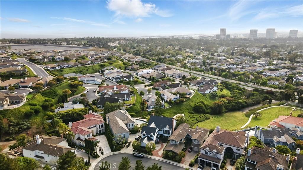 MLS #OC25115742 img 0