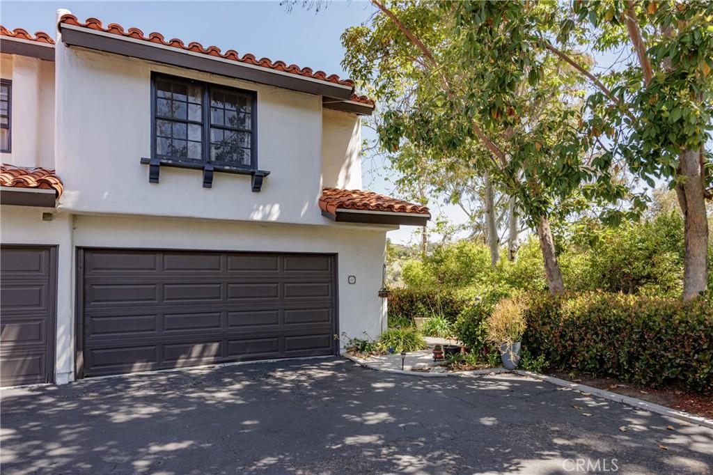 MLS #OC25116646 image #0