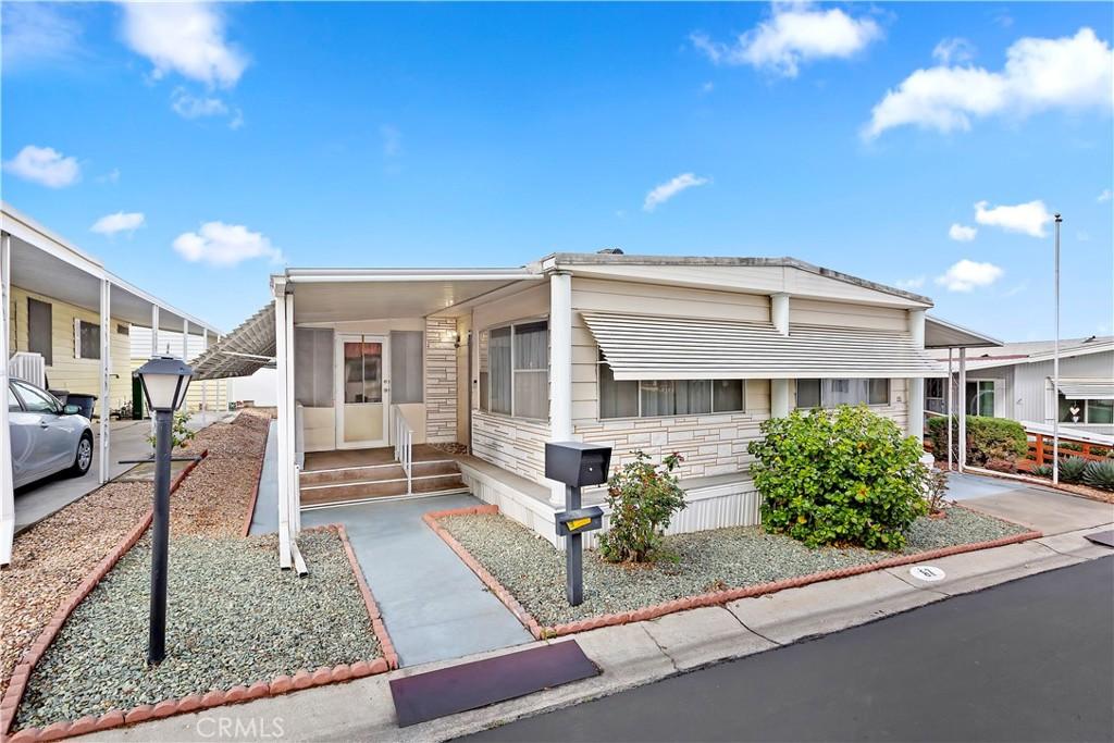 MLS #OC25120886 image #0