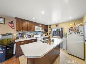 MLS #OC25121551 image #0