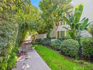 MLS #OC25121923 image #0