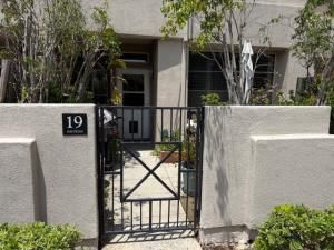 MLS #OC25122714 img 0