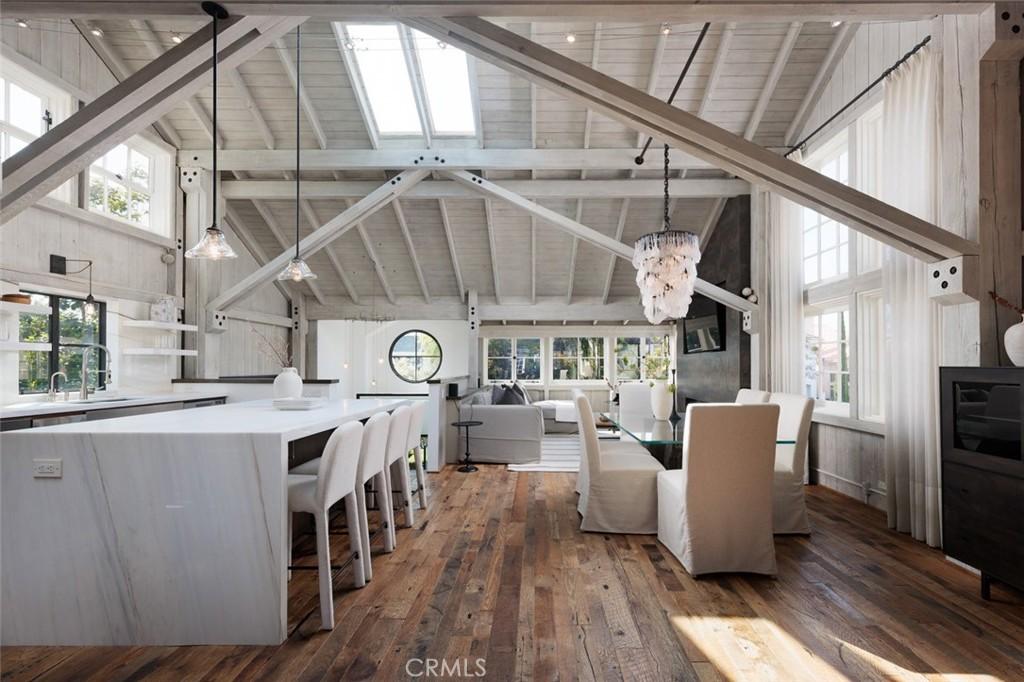 MLS #OC25127533 img 0