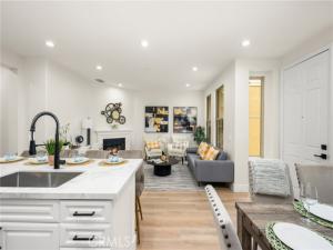 MLS #OC25127918 image #0