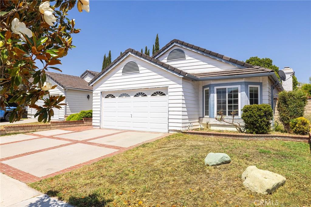 MLS #OC25133054 image #0