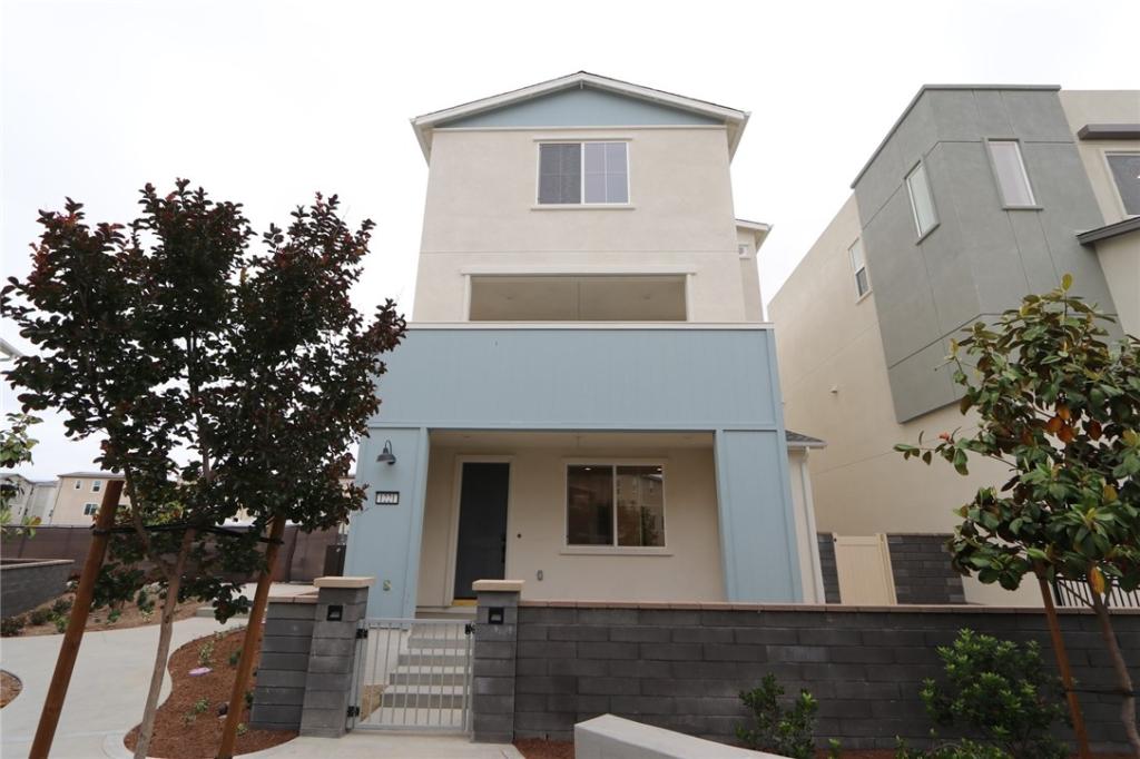 MLS #OC25133610 img 0