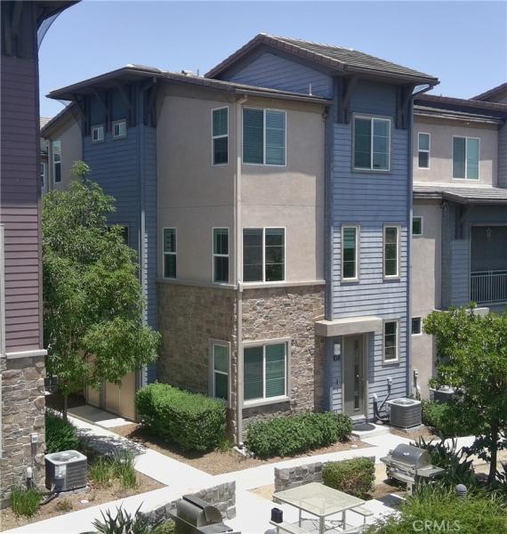 MLS #OC25134210 image #0