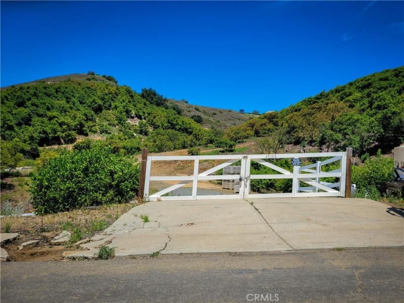 MLS #OC25135219 image #0